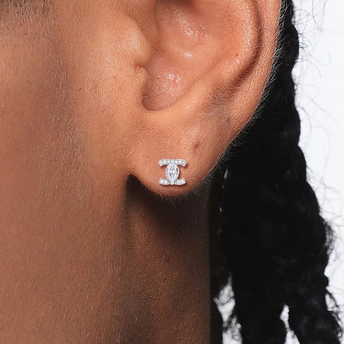 CRYSTAL SIN – Boucles d’oreilles Double C 8 mm en Moissanite VVS1 et Argent 925