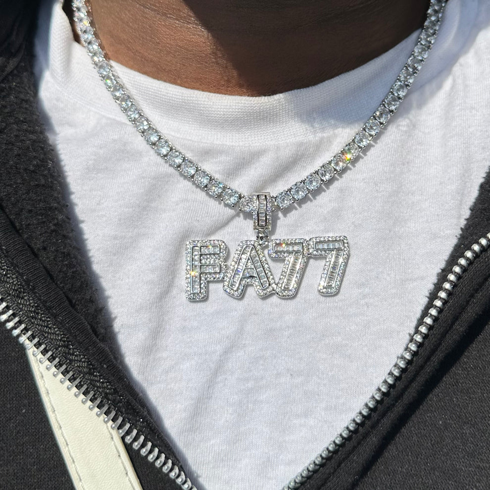 RIVARO - Chaîne Torsadée avec Pendentif Lettre Personnalisable Coupe Baguette - Or