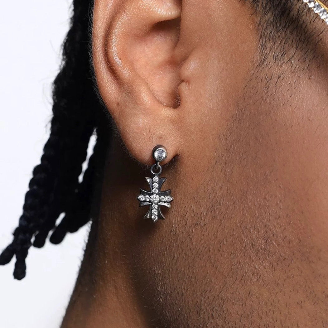 LOST SAINT – Boucles d’oreilles Croix 10 mm en Moissanite VVS1 et Argent 925 Vieilli