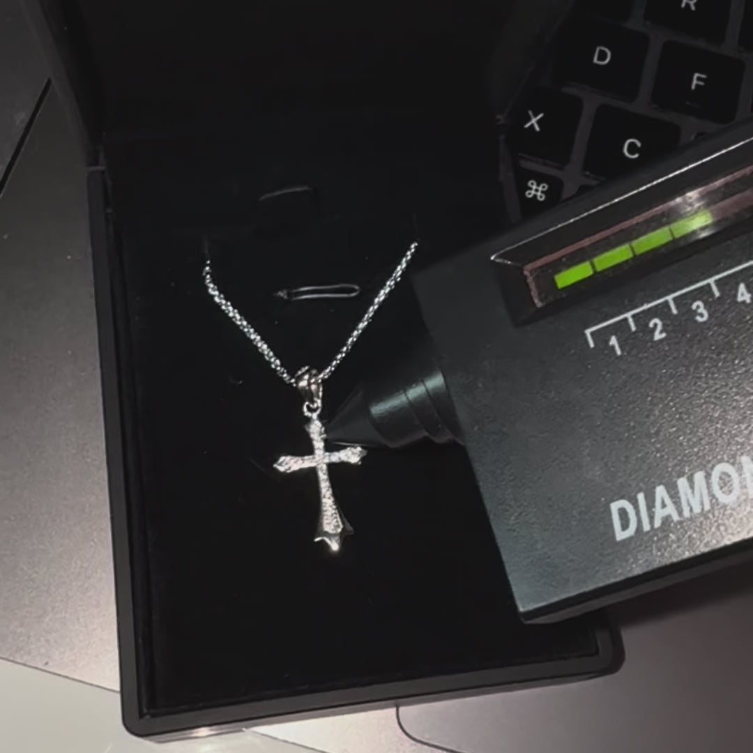 LUX OBSCURA – Collier Croix en Moissanite VVS1 et Argent 925