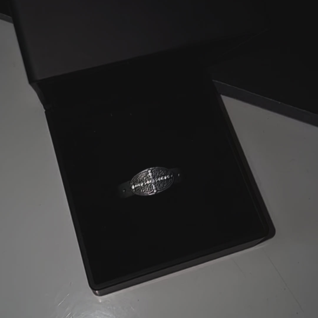 GOTH BELT – Bague Ceinture Croix en Moissanite VVS1 et Platine Vieilli