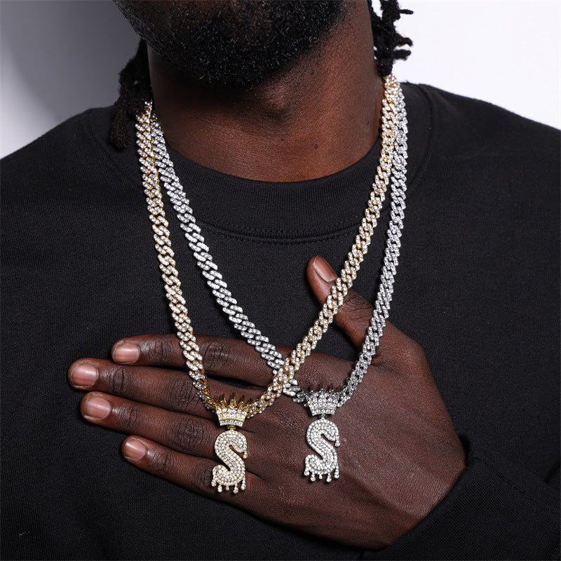 ROYAL - Pendentif Lettre avec Couronne - Or - Maison Brillance