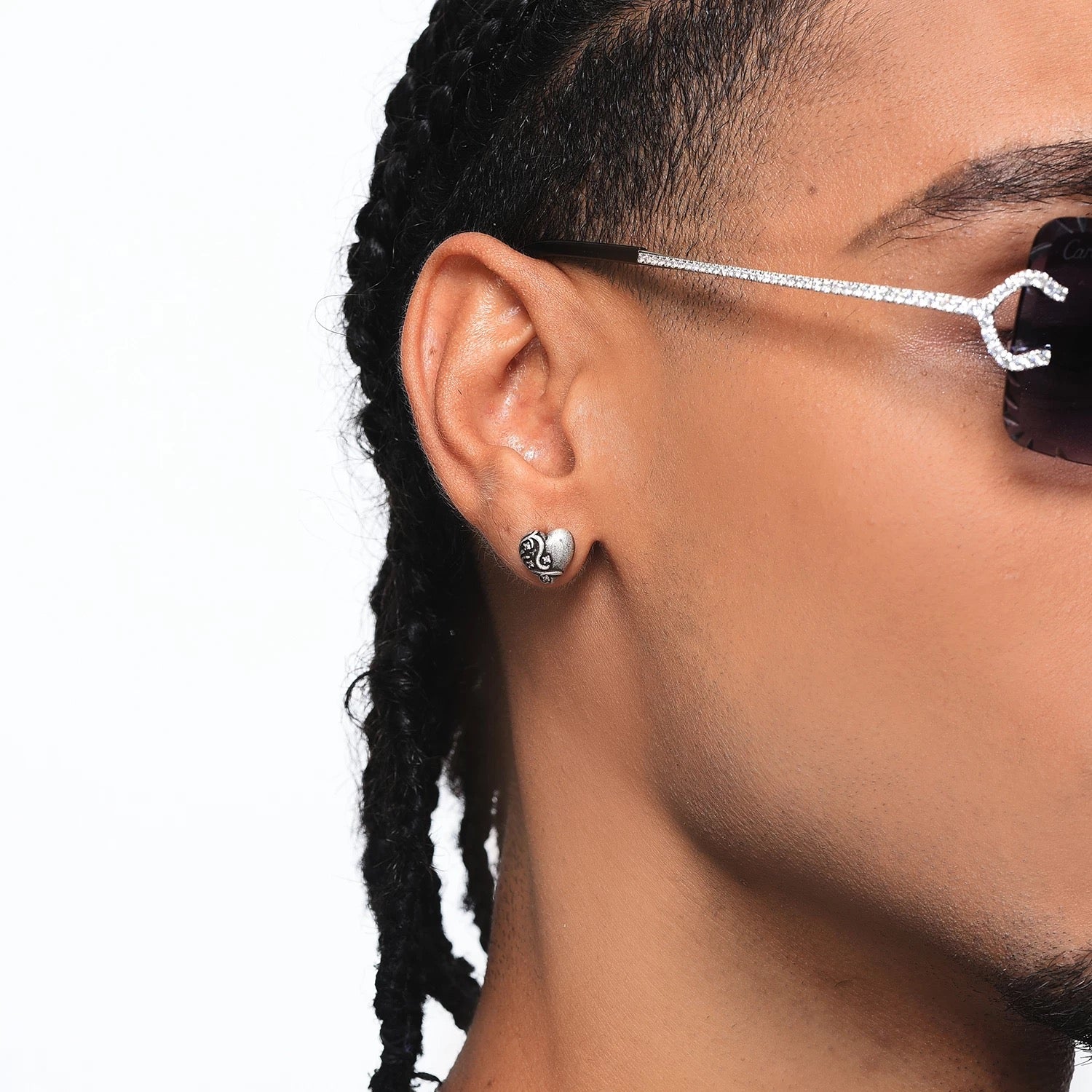 HEAVENBREAKER – Boucles d’oreilles Cœur Sculpté 10 mm en Moissanite VVS1 et Argent 925 Vieilli