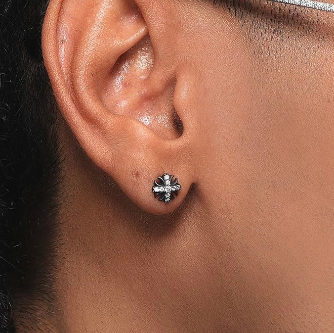 NOCTIS CROSS – Boucles d’oreilles Croix 9 mm en Moissanite VVS1 et Argent 925 Vieilli