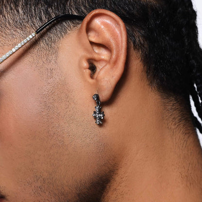 LOST SAINT – Boucles d’oreilles Croix 10 mm en Moissanite VVS1 et Argent 925 Vieilli