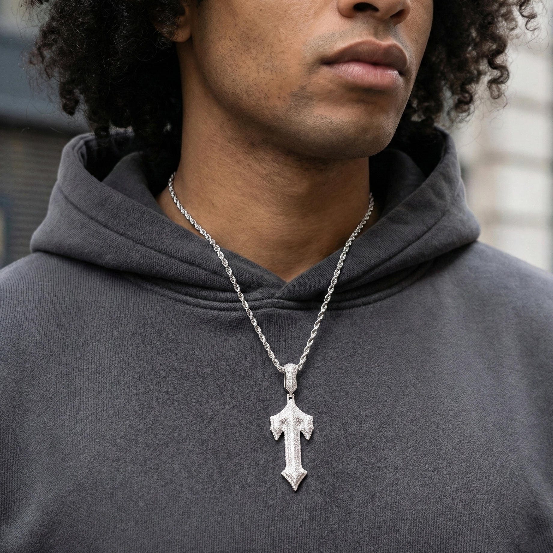 ZARLAS - Chaîne Torsadée avec Pendentif T - Or