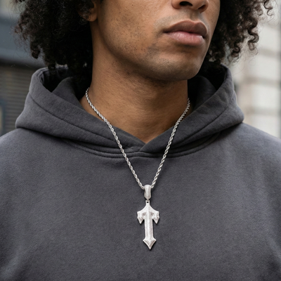 ZARLAS - Chaîne Torsadée avec Pendentif T - Or