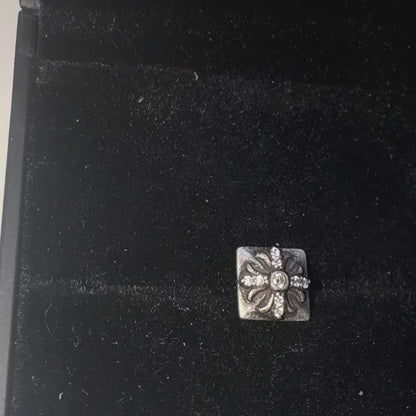 STORMBOUND – Boucles d’oreilles Carrées 9 mm en Moissanite VVS1 et Argent 925 Vieilli