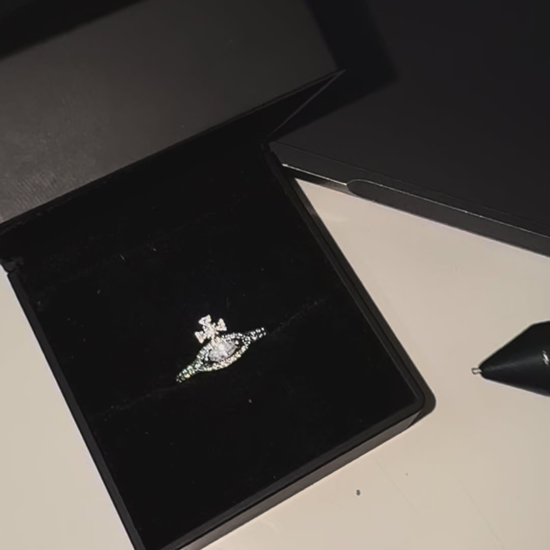 Charger la vidéo: CRYSTAL SIN – Bague Saturne en Moissanite VVS1 et Argent 925