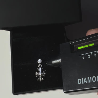 LOST SAINT – Boucles d’oreilles Croix 10 mm en Moissanite VVS1 et Argent 925 Vieilli