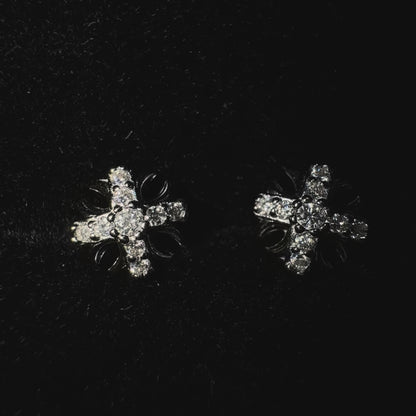 NOCTIS CROSS – Boucles d’oreilles Croix 9 mm en Moissanite VVS1 et Argent 925 Vieilli