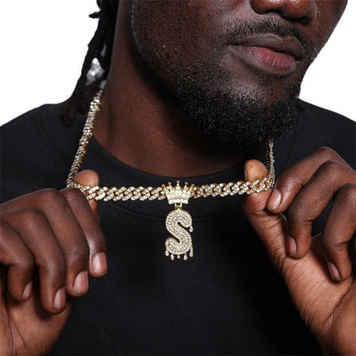 ROYAL - Pendentif Lettre avec Couronne - Or - Maison Brillance